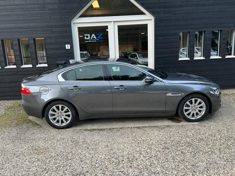Jaguar XE 2.0t Pure Aut/Ecc/Leer/Navi — photo 2