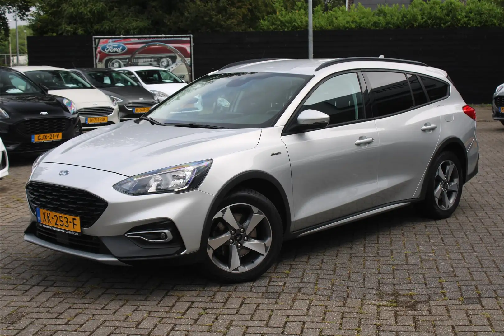 Ford Focus 1.0 EcoBoost 125pk Active Business Wagon, Trekhaak Grijs - 1