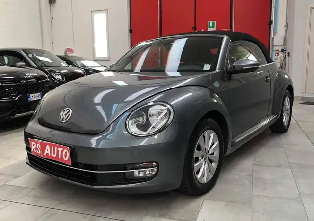 Volkswagen Maggiolino Maggiolino  CABRIO  2.0 tdi bm Design 110cv  * EURO6B *  NEOPATENTATO OK * *** 124.900 KM ***