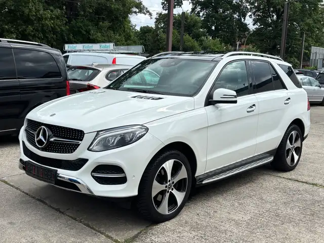 Mercedes-Benz GLE 350 4MATIC Panorama Klima Automatik Leder AH