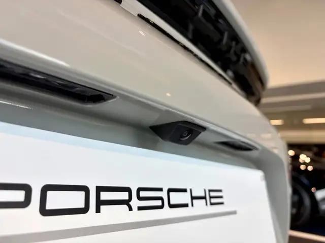Porsche 718 view 9