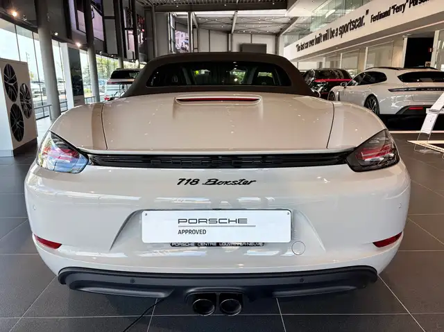 Porsche 718 view 6