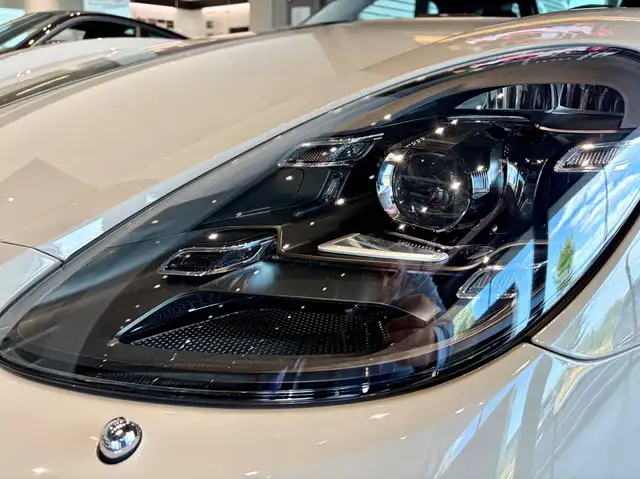 Porsche 718 view 7