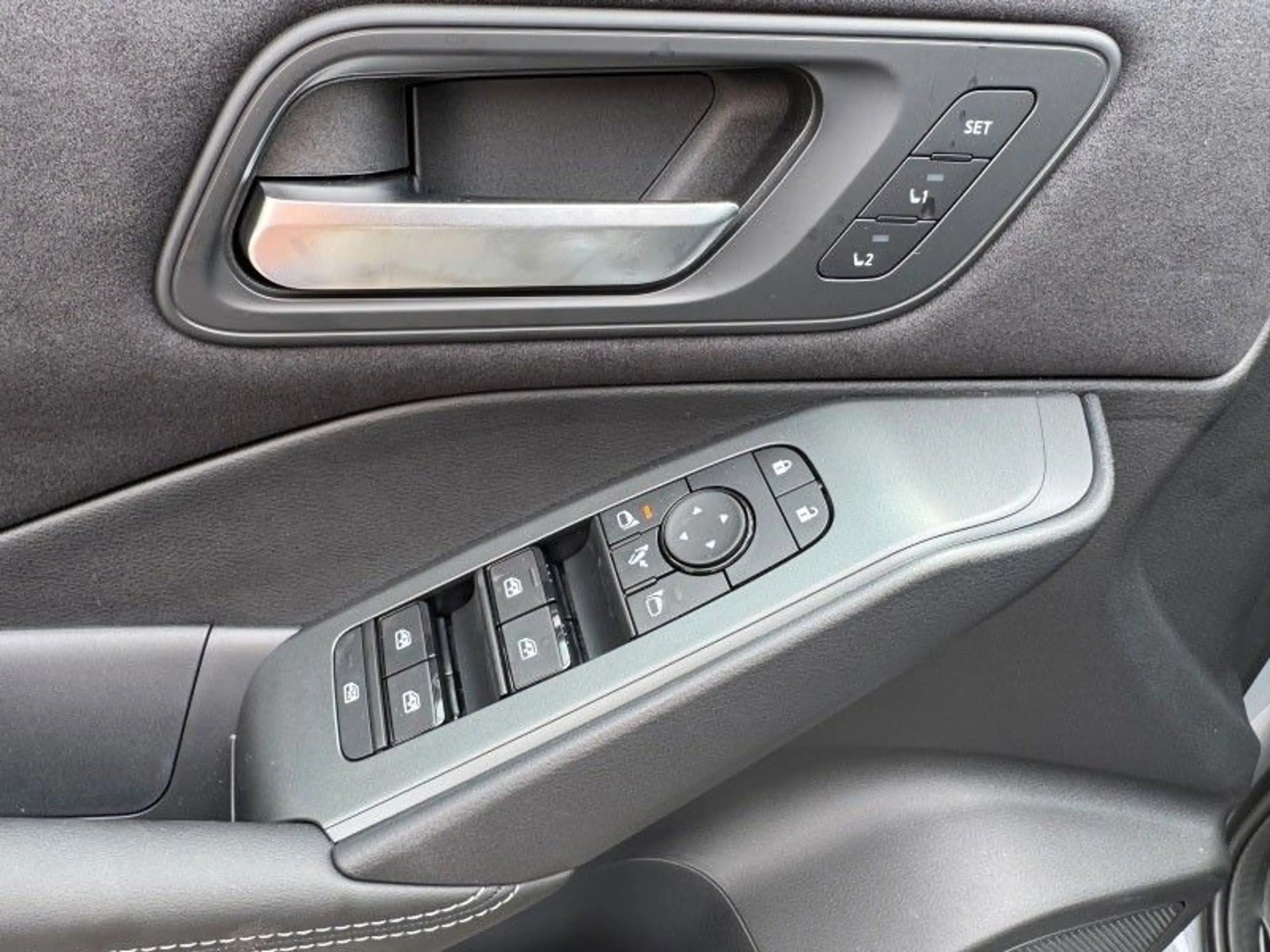 Nissan Qashqai Tekna Premium /PANO/HUD/BOSE/20"/360° — photo 15