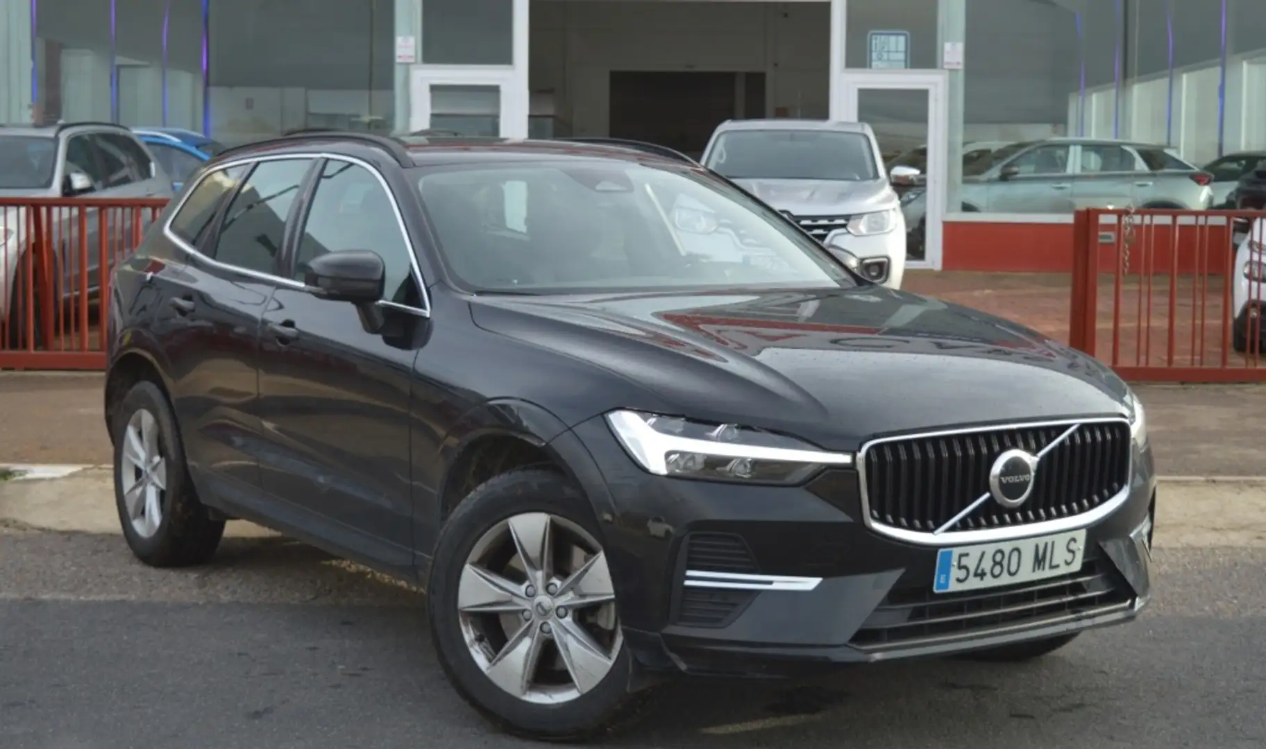Volvo XC60 B4 Core FWD Aut. Negro - 2