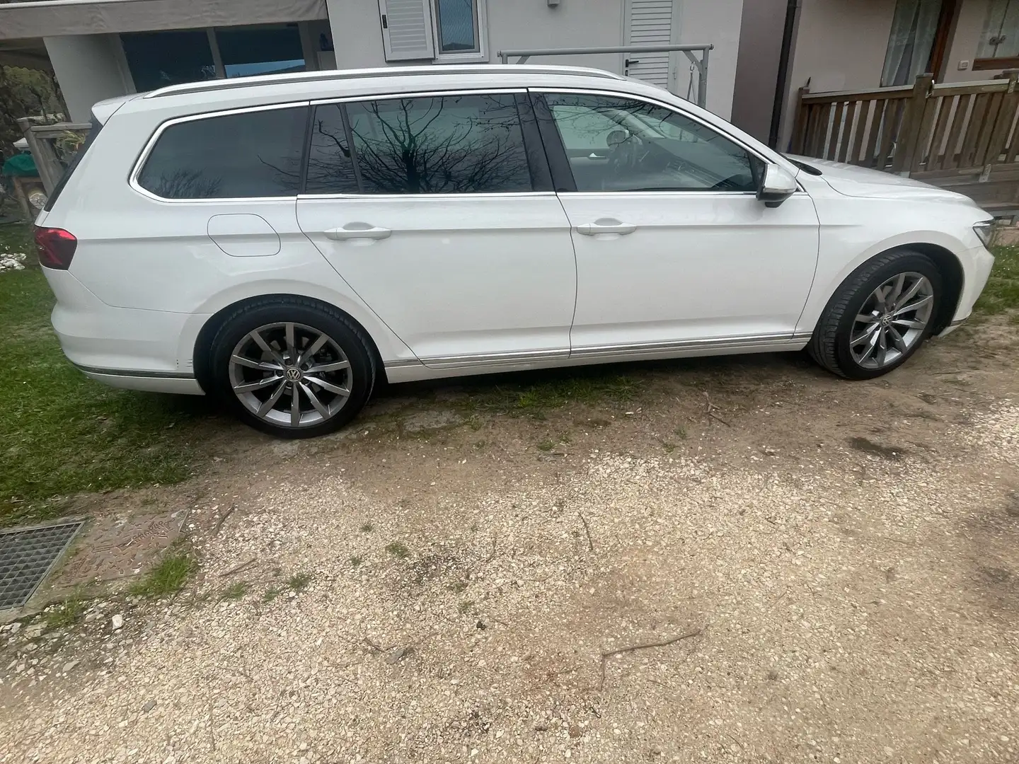 Volkswagen Passat Variant Passat Variant 2.0 tdi Highline 150cv DSG Bianco - 2