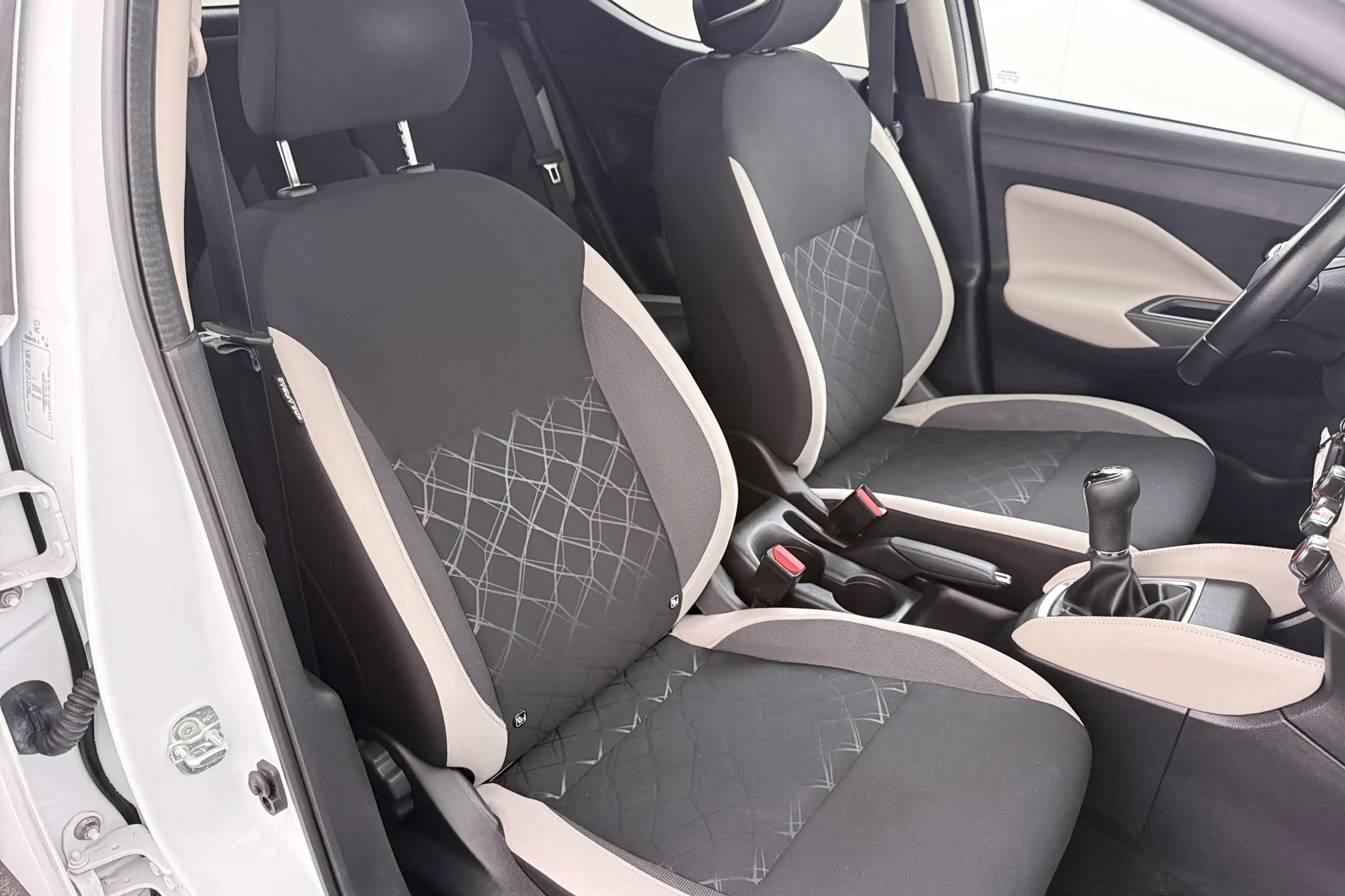 Nissan Micra 1.0 IG-T N-Design Bose Carplay Cruise — photo 14