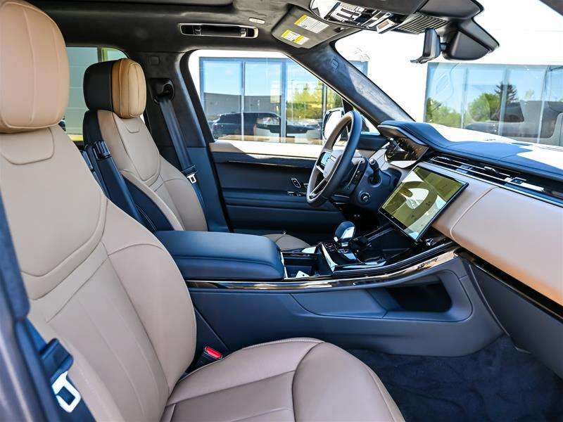 2026 Land Rover Range Rover Sport P400 Dynamic HSE thumb 11