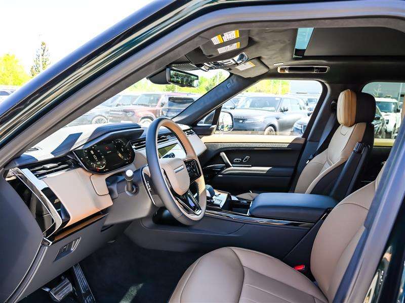 2026 Land Rover Range Rover Sport P400 Dynamic HSE thumb 9