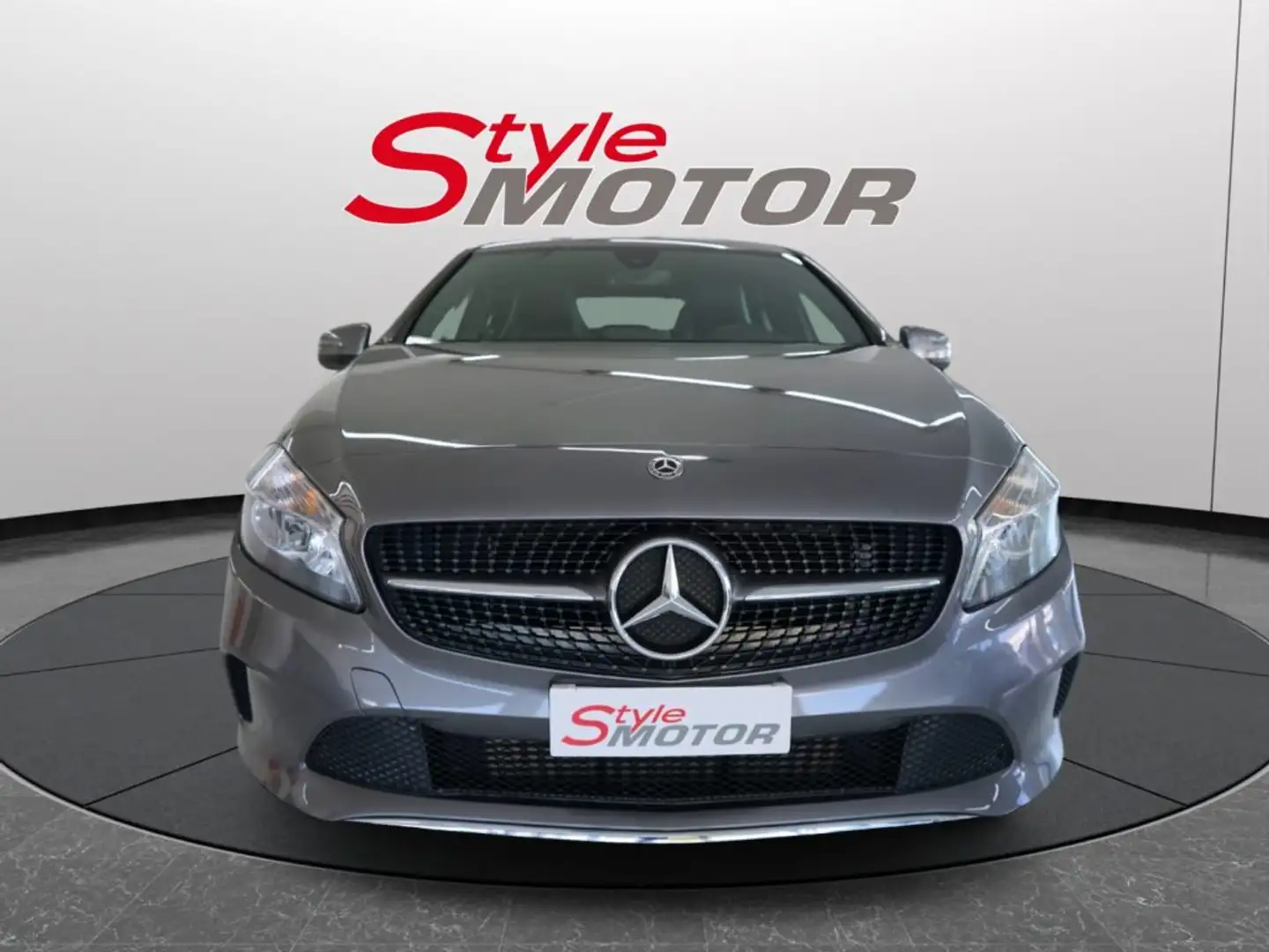 Mercedes-Benz A 160 d Business Advantage Ufficiale Tagliandata Gris - 1