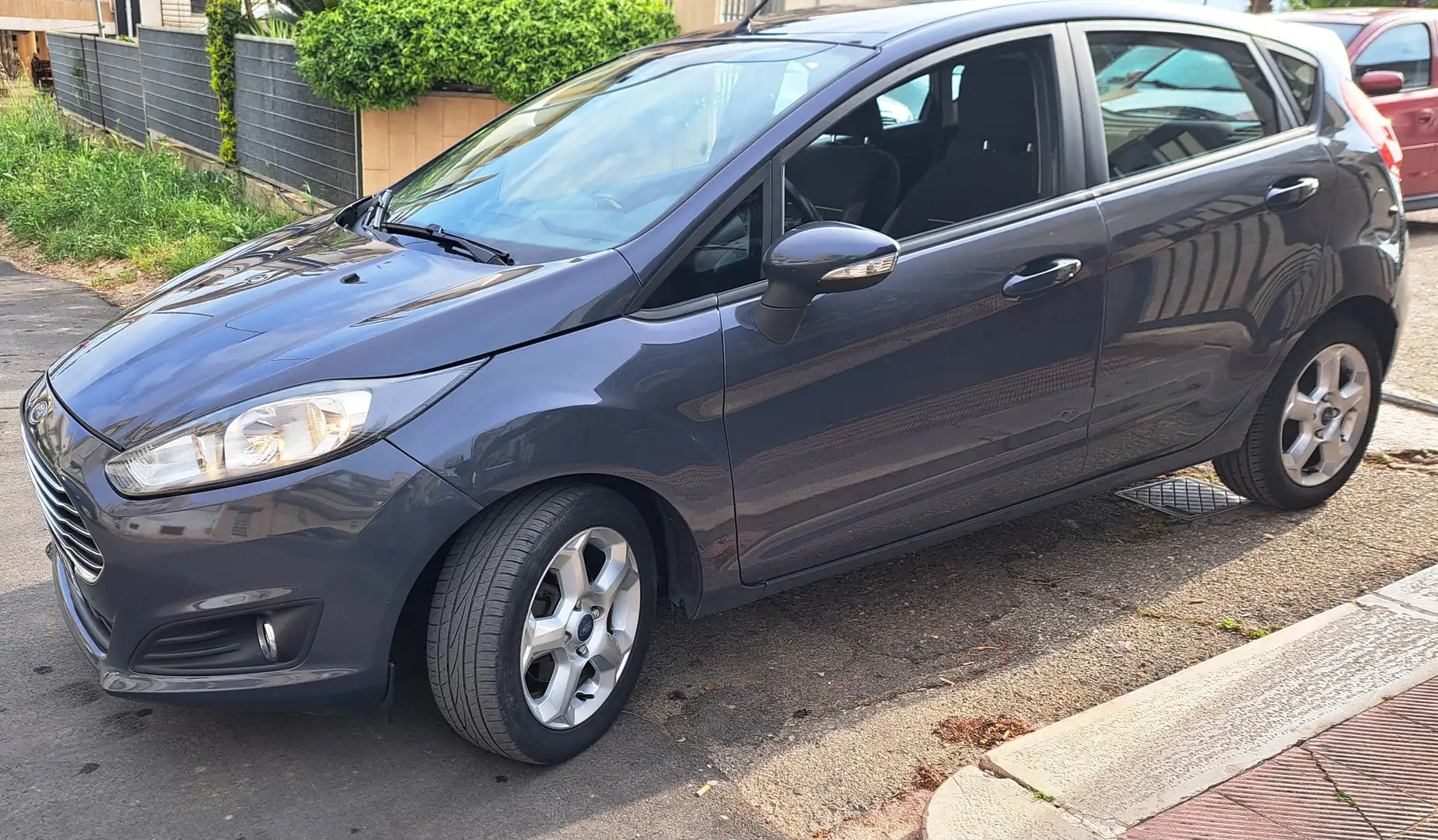 Ford Fiesta 1500 diesel gancio traino Gris - 1