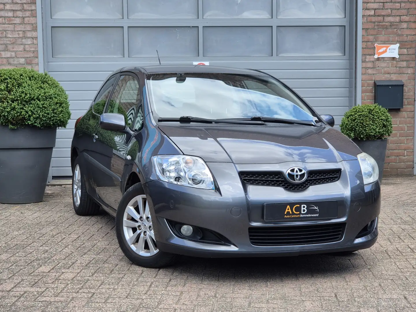 Toyota Auris 1.6-16V Luna Navigatie/LM Velgen/Cruise control Gris - 1