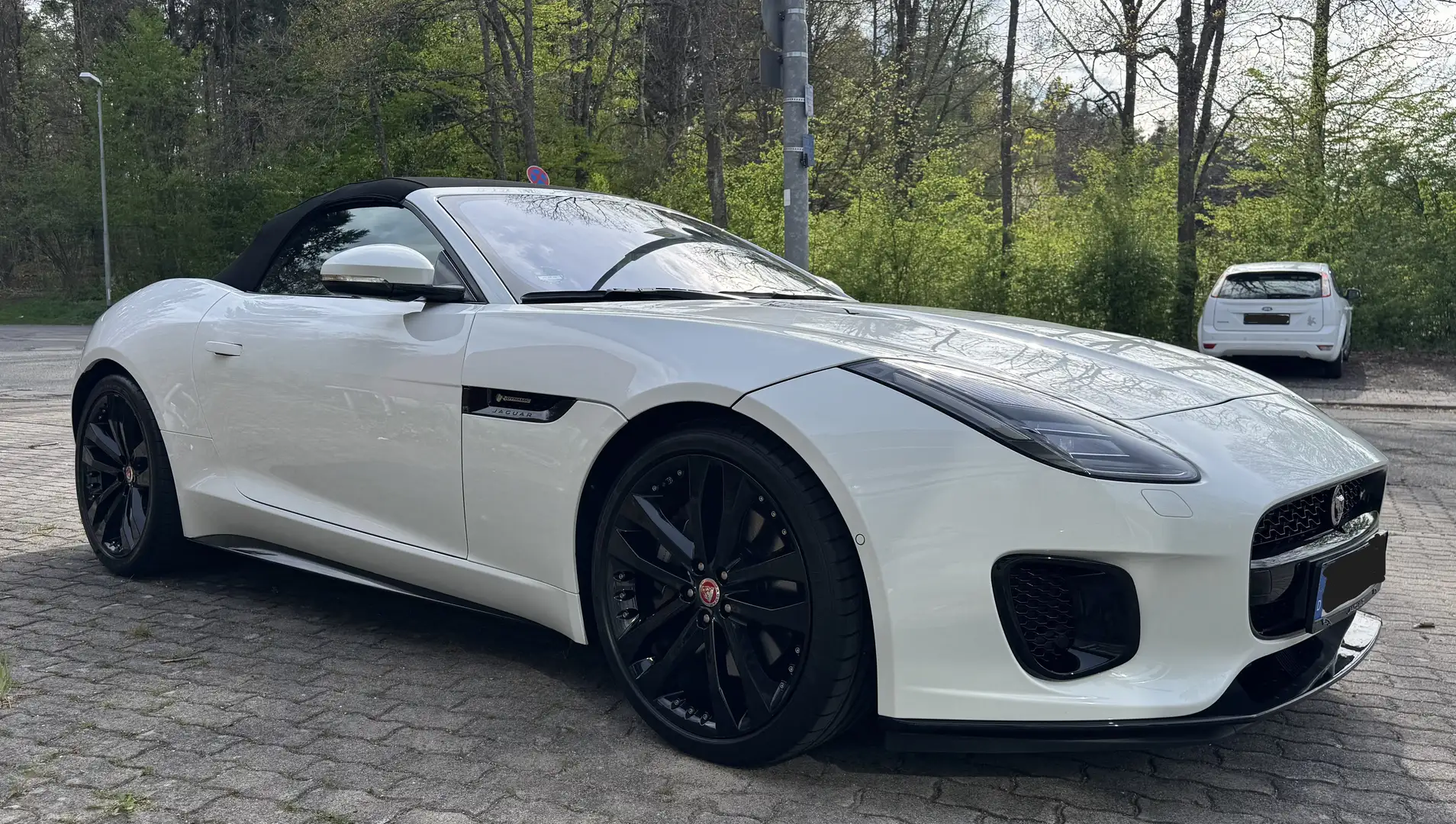 Jaguar F-Type F-Type Cabriolet Aut. R-Dynamic Белый - 1