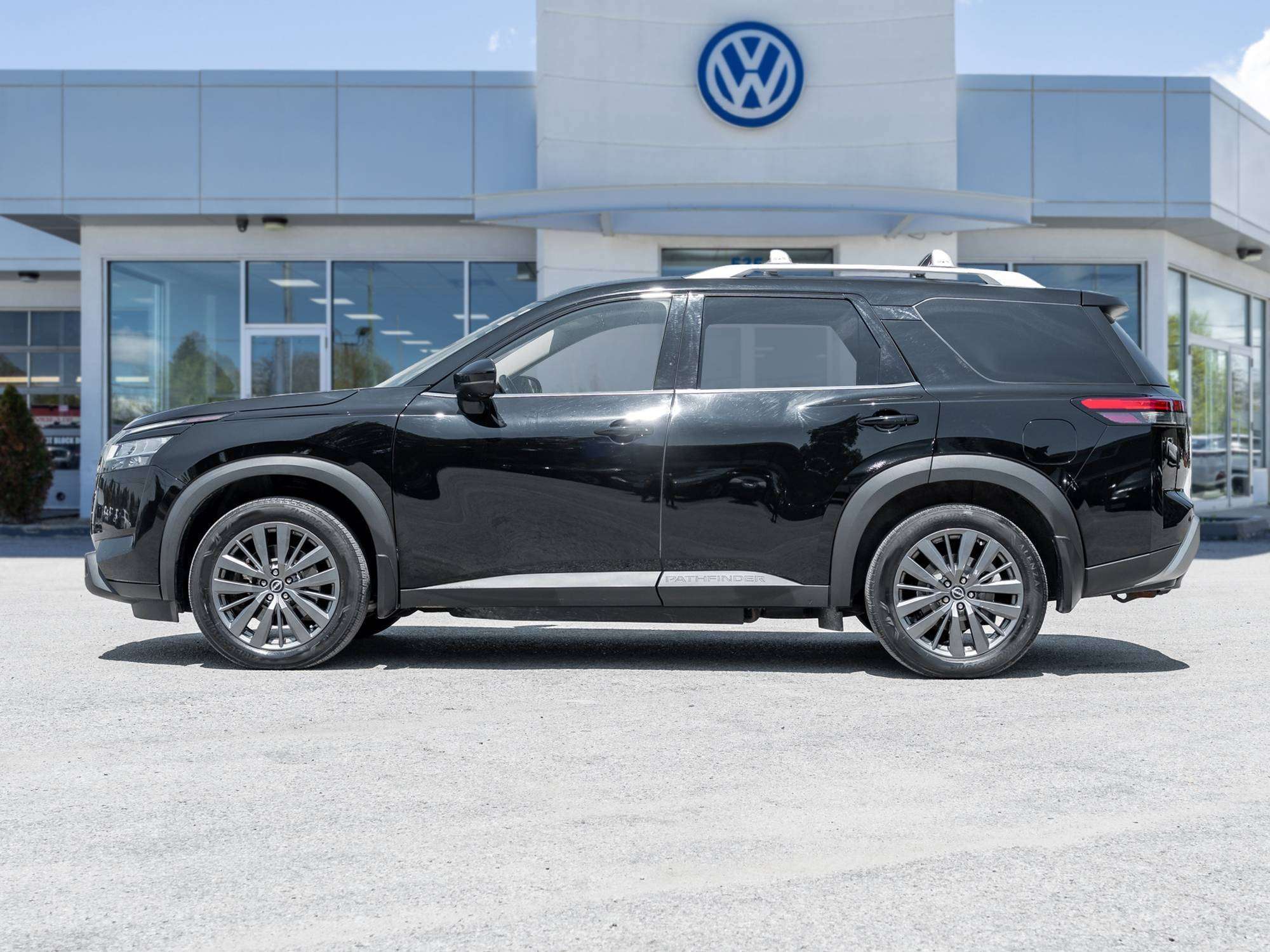 2022 Nissan Pathfinder SL, WITH WINTER TIRES — снимка 1