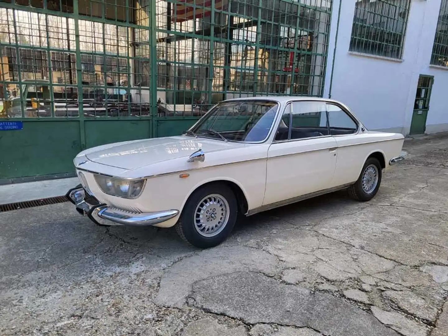 BMW 2000 CS White - 1