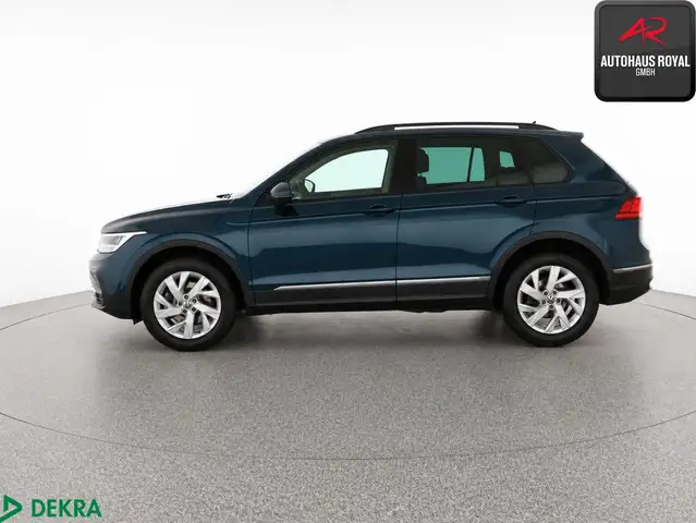Volkswagen Tiguan view 2