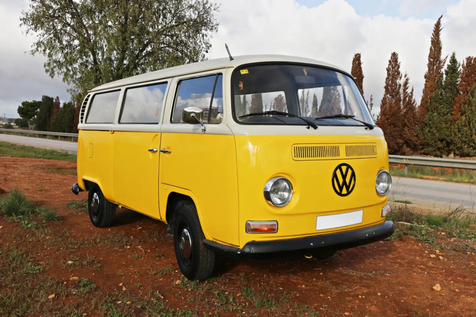Volkswagen Transporter VOLKSWAGEN Industrial  Manual de 4 Pue Amarillo - 1