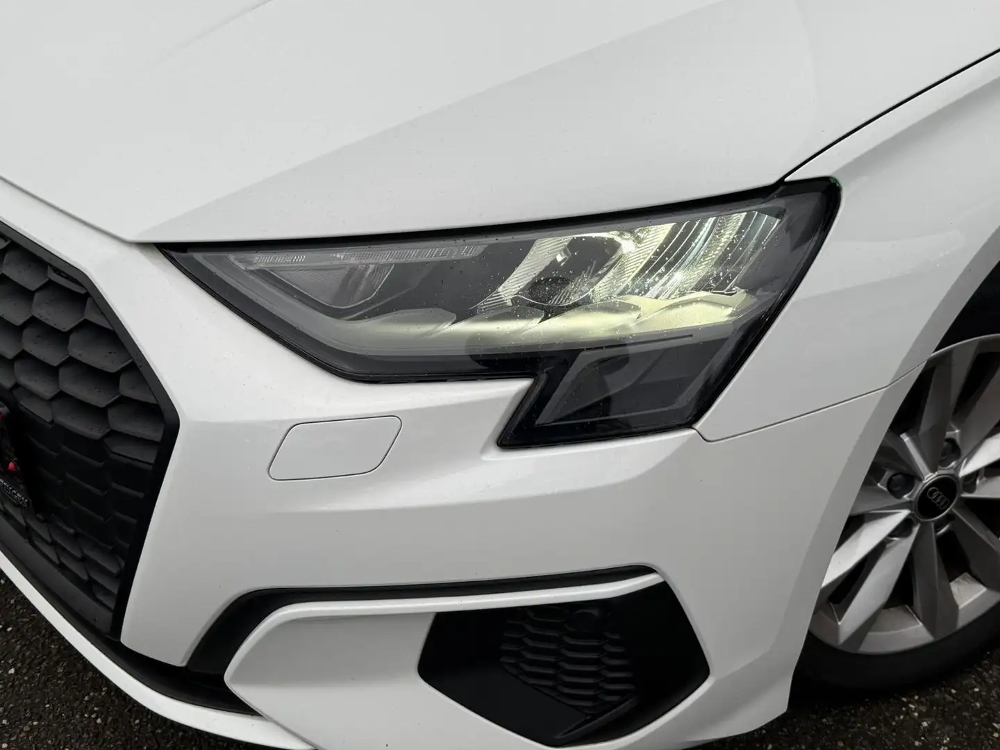 Audi A3 30 TDI LED/VirtualCockpit/DSG/Keyless/CarPlay/ACC Weiß - 2