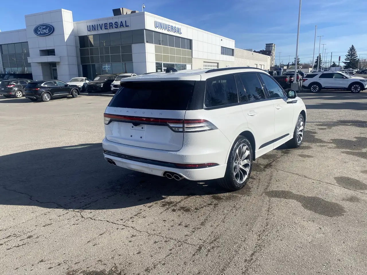 Lincoln Aviator снимка Lincoln Aviator