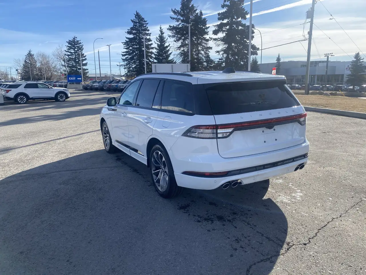 Lincoln Aviator снимка Lincoln Aviator