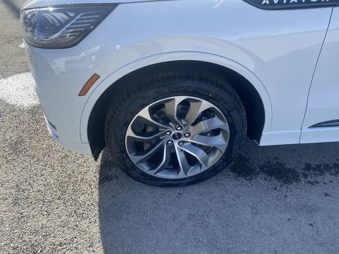 Lincoln Aviator снимка Lincoln Aviator