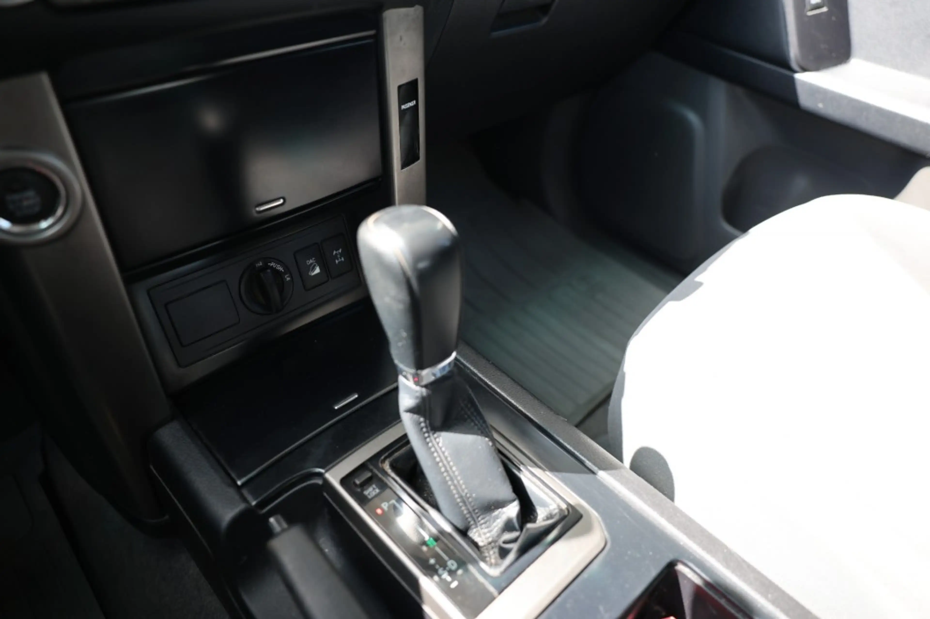 Toyota Land Cruiser 3.0 D-4D 3DRS LX A/T VAN MARGE — photo 13