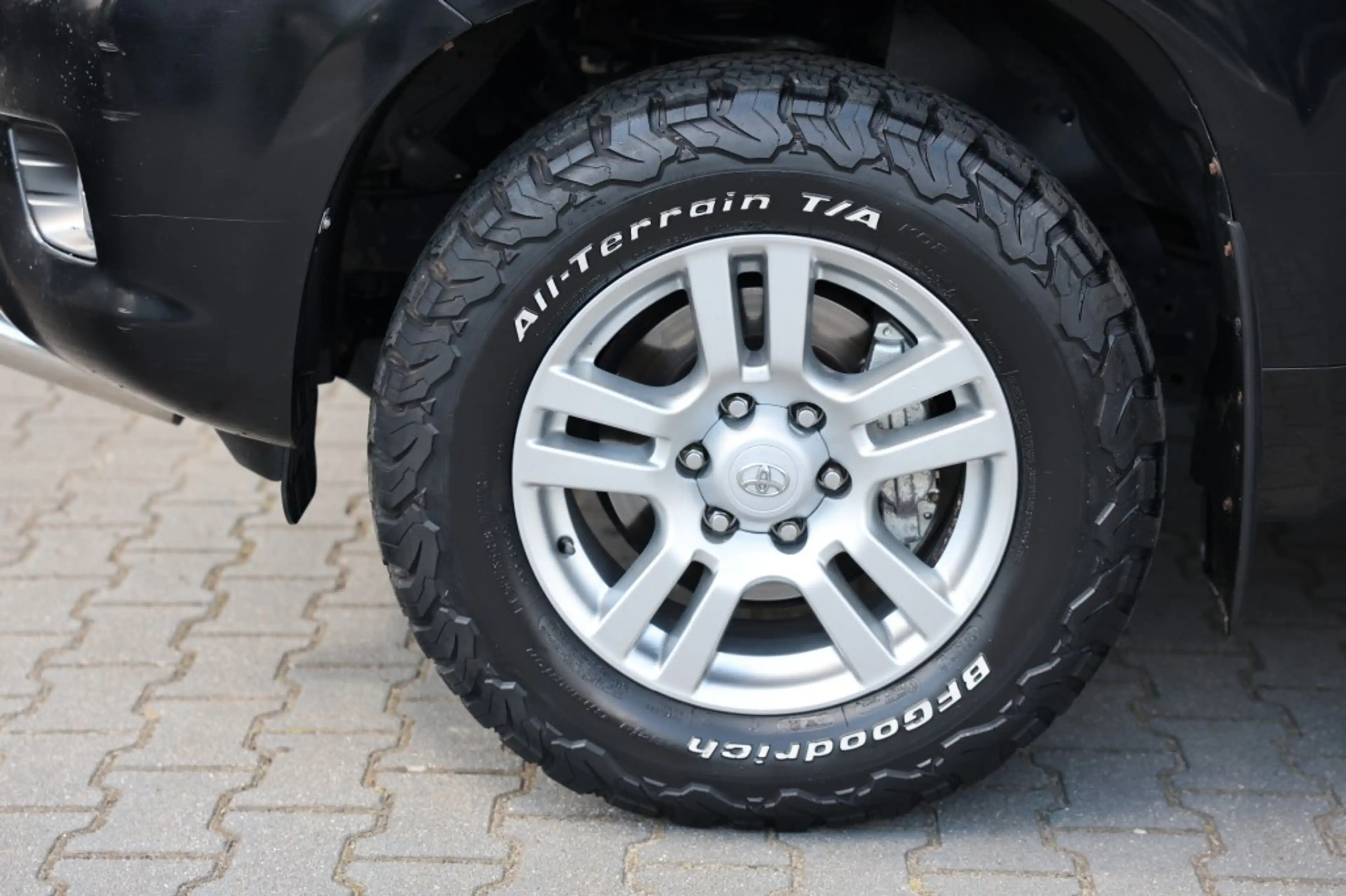 Toyota Land Cruiser 3.0 D-4D 3DRS LX A/T VAN MARGE — photo 3