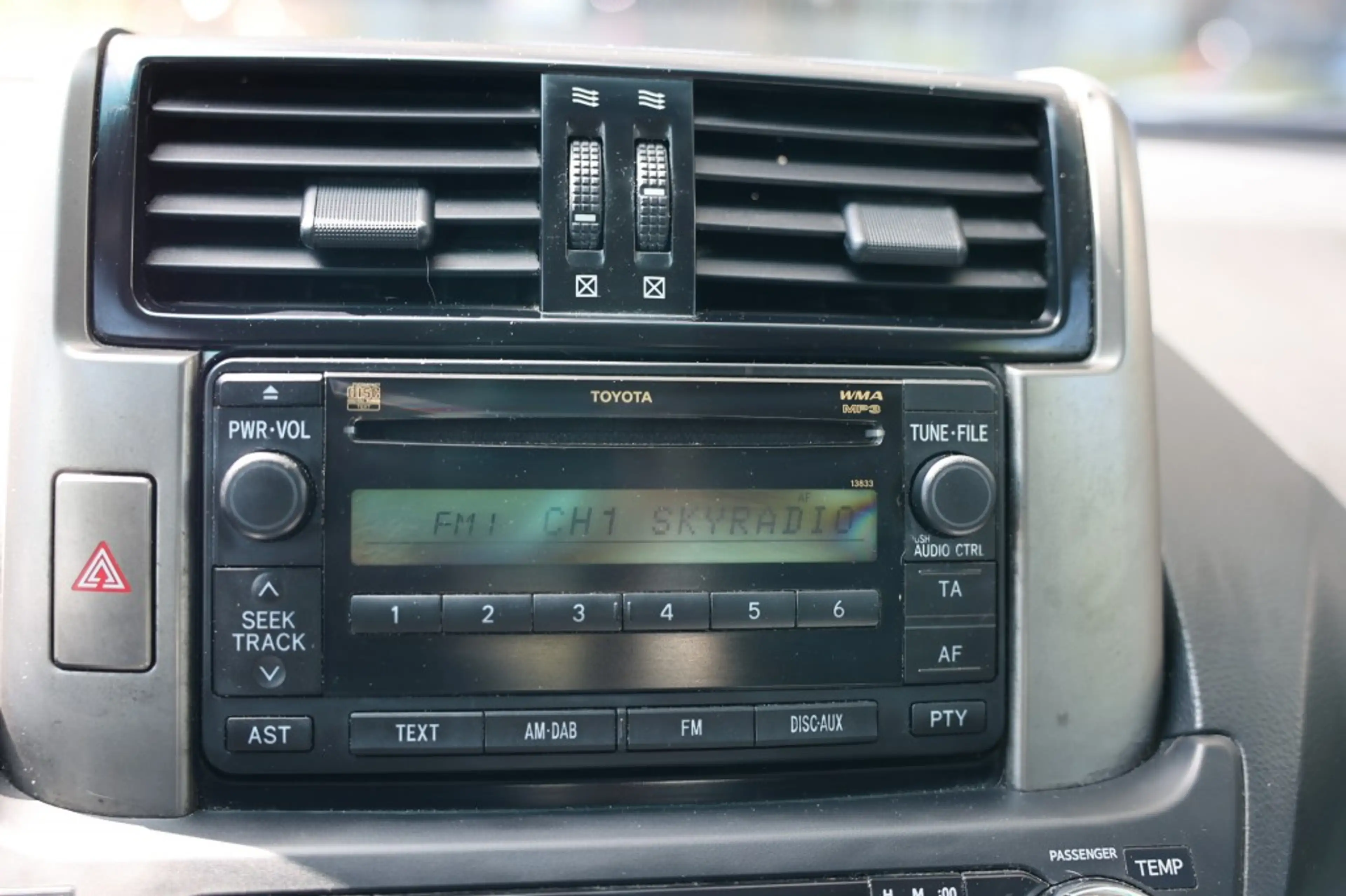 Toyota Land Cruiser 3.0 D-4D 3DRS LX A/T VAN MARGE — photo 11