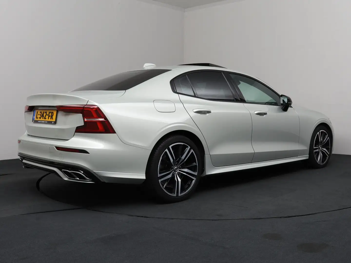 Volvo S60 2.0 T6 AWD Twin Engine R-Design | ACC | Head-up Di Gris - 2