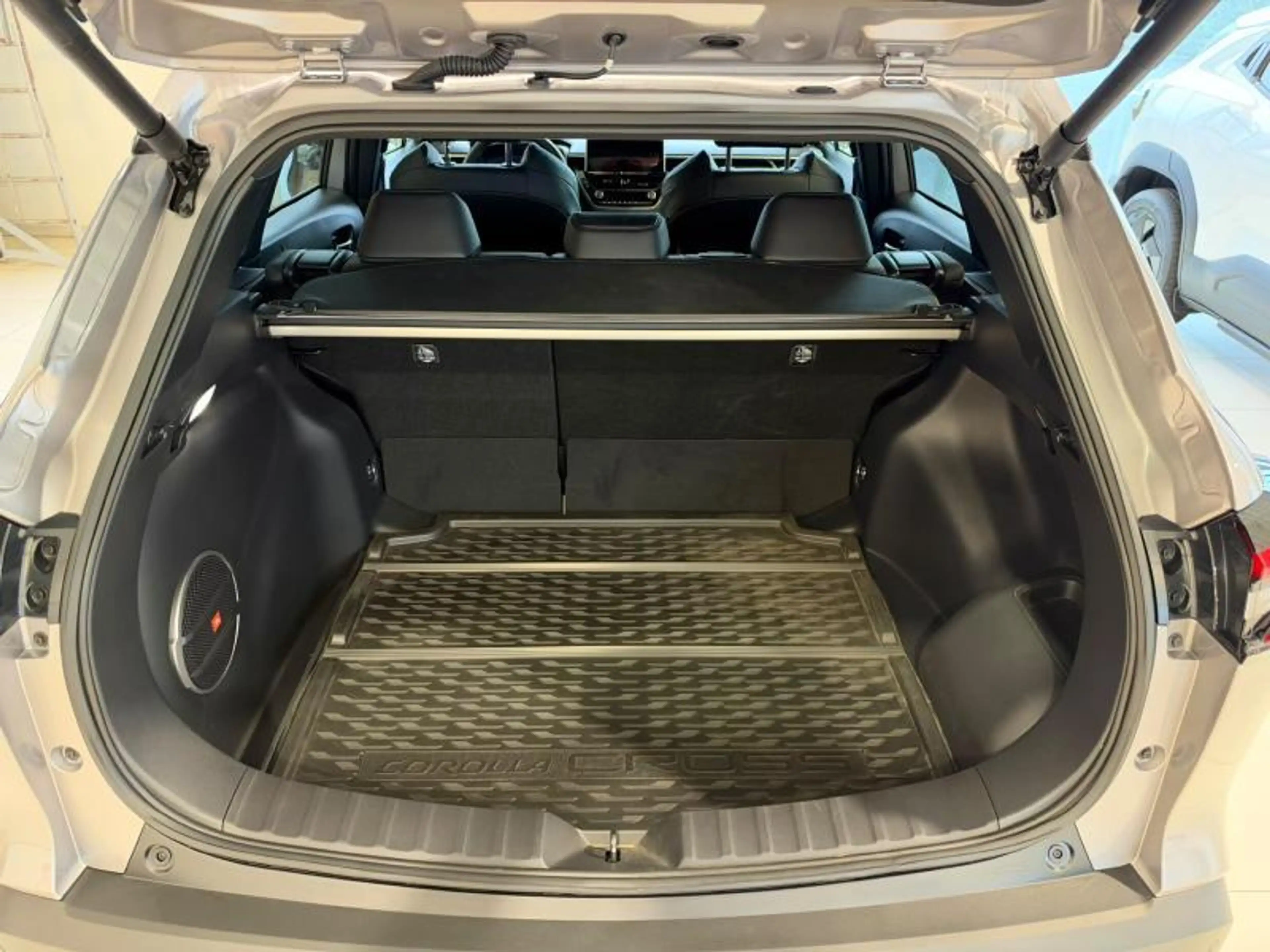 Toyota Corolla Cross 2.0 HYB - PREMIUM + PANO — photo 7