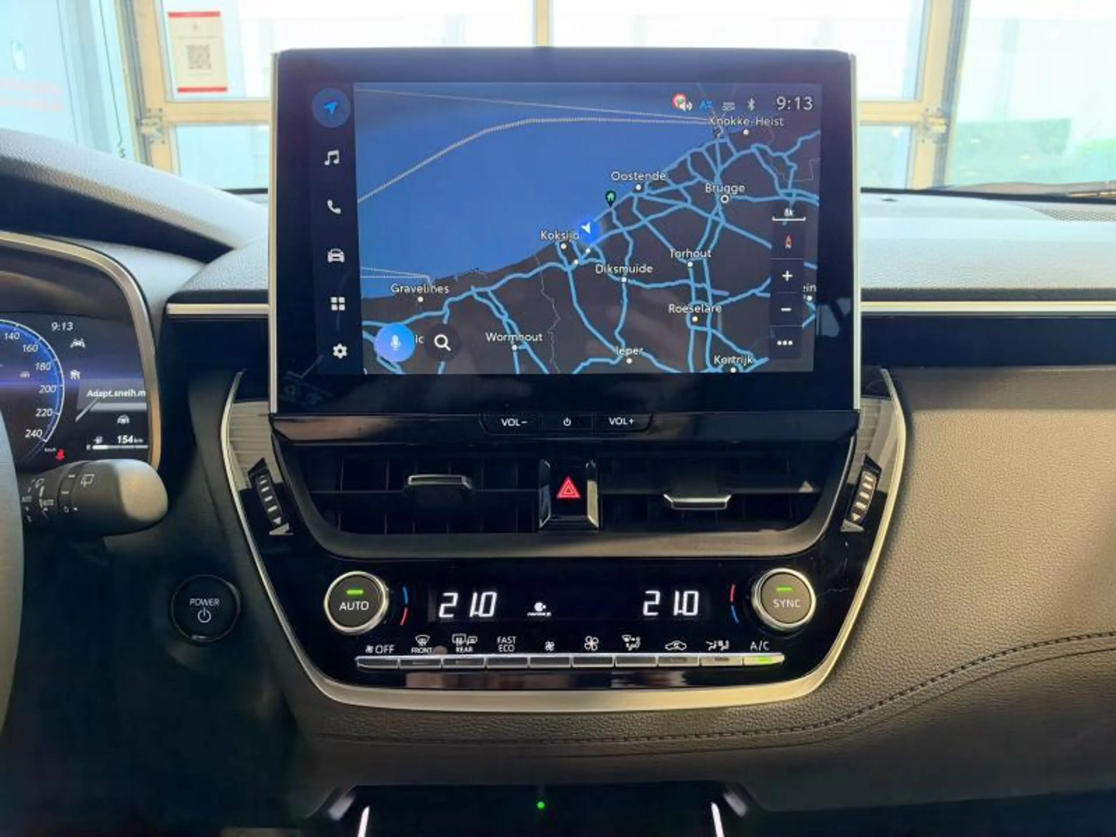 Toyota Corolla Cross 2.0 HYB - PREMIUM + PANO — photo 13