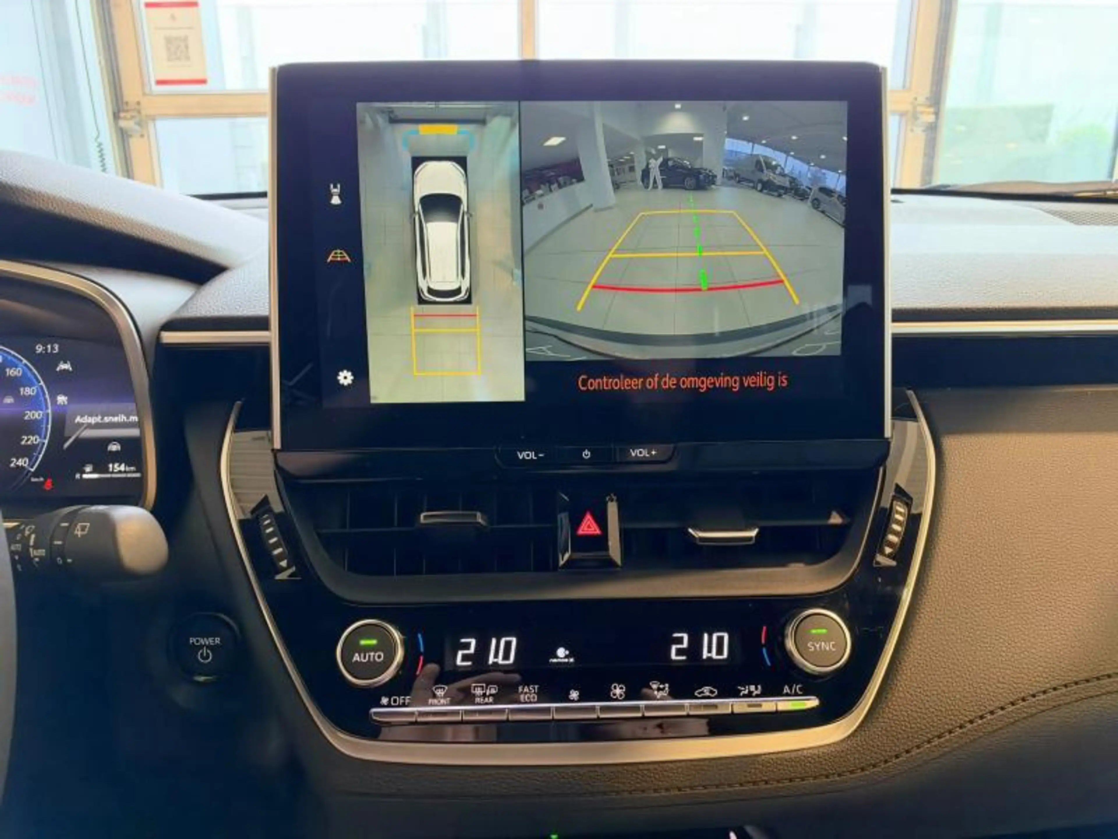 Toyota Corolla Cross 2.0 HYB - PREMIUM + PANO — photo 14