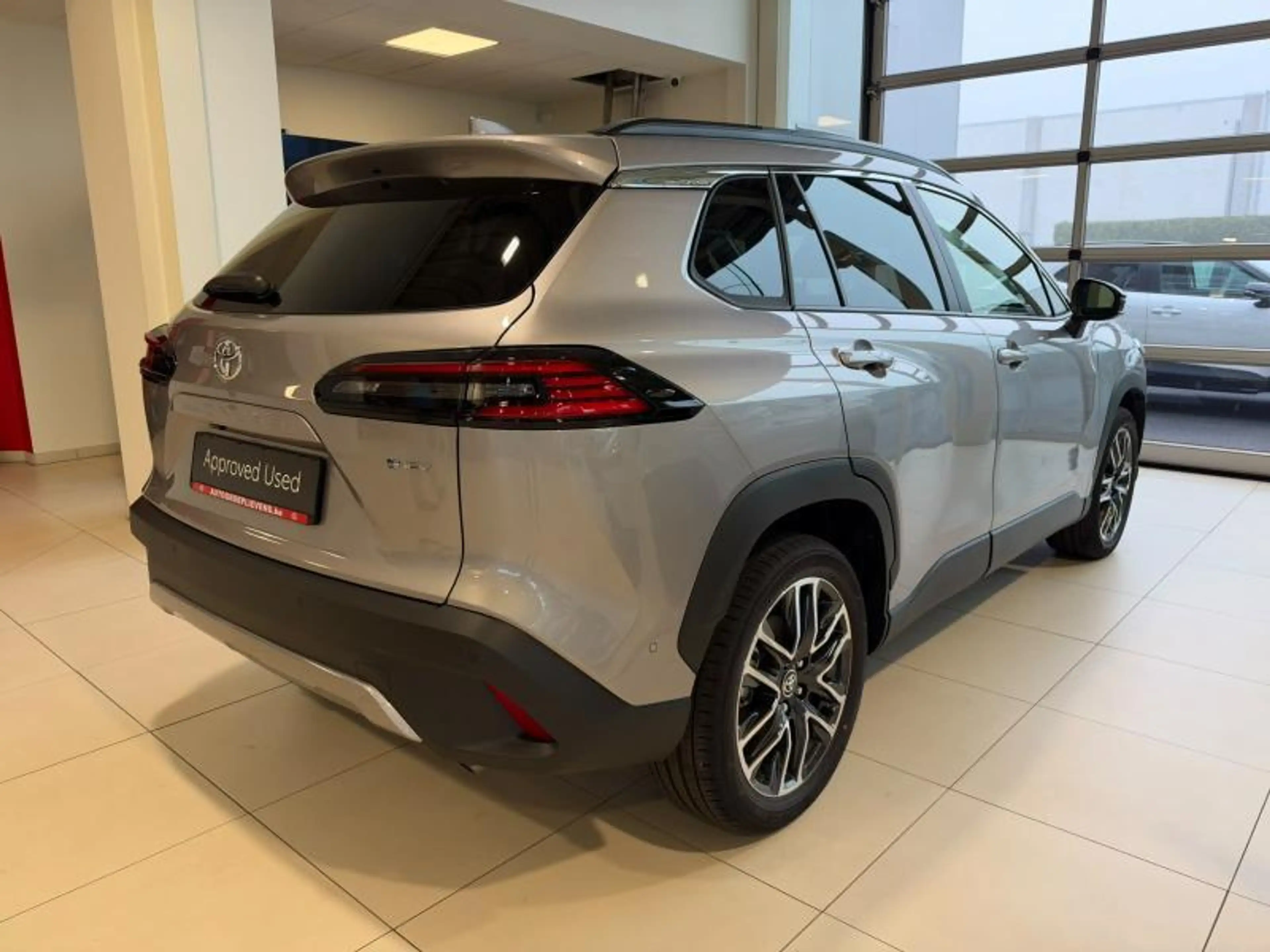 Toyota Corolla Cross 2.0 HYB - PREMIUM + PANO — photo 3