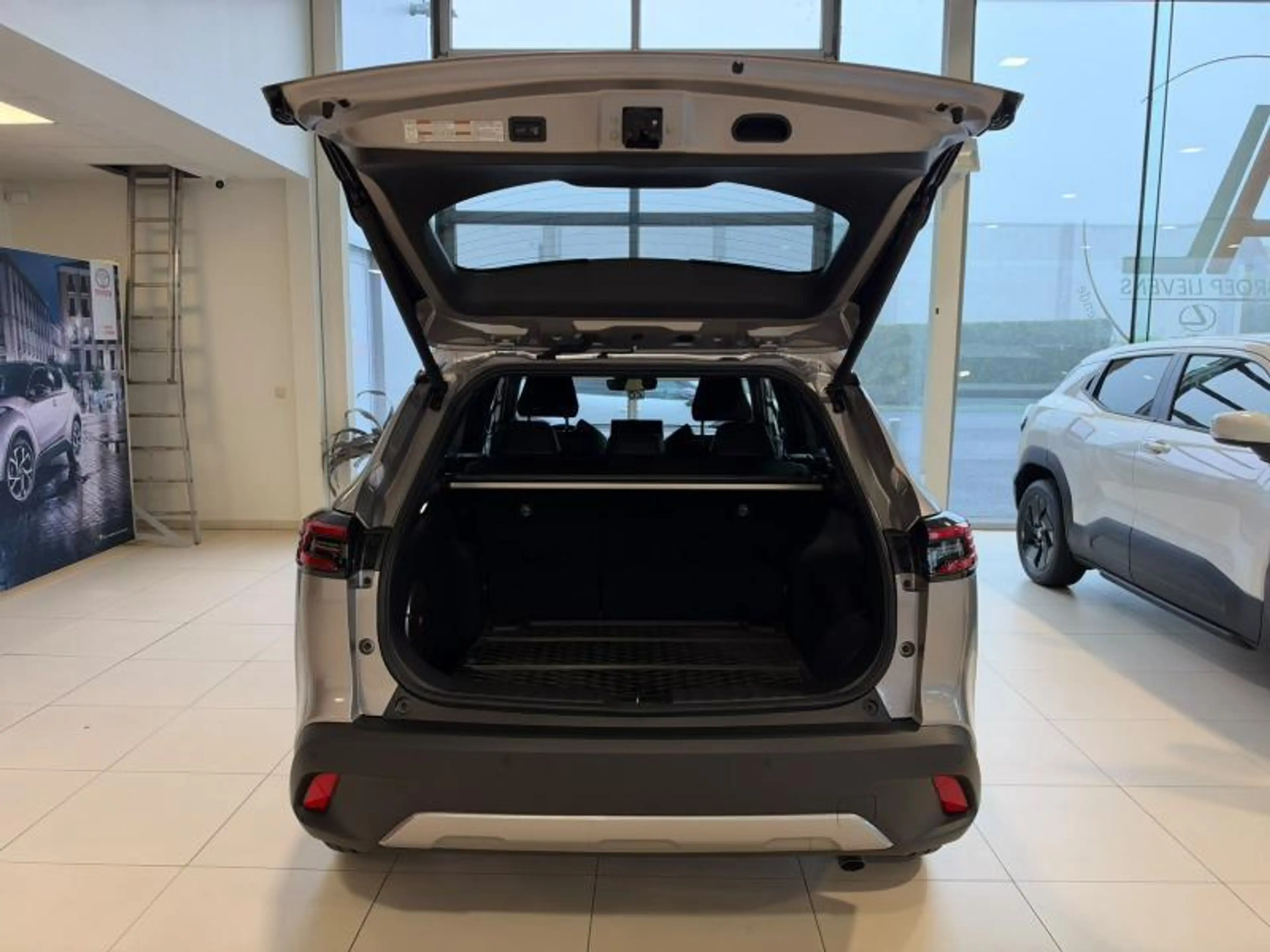 Toyota Corolla Cross 2.0 HYB - PREMIUM + PANO — photo 6