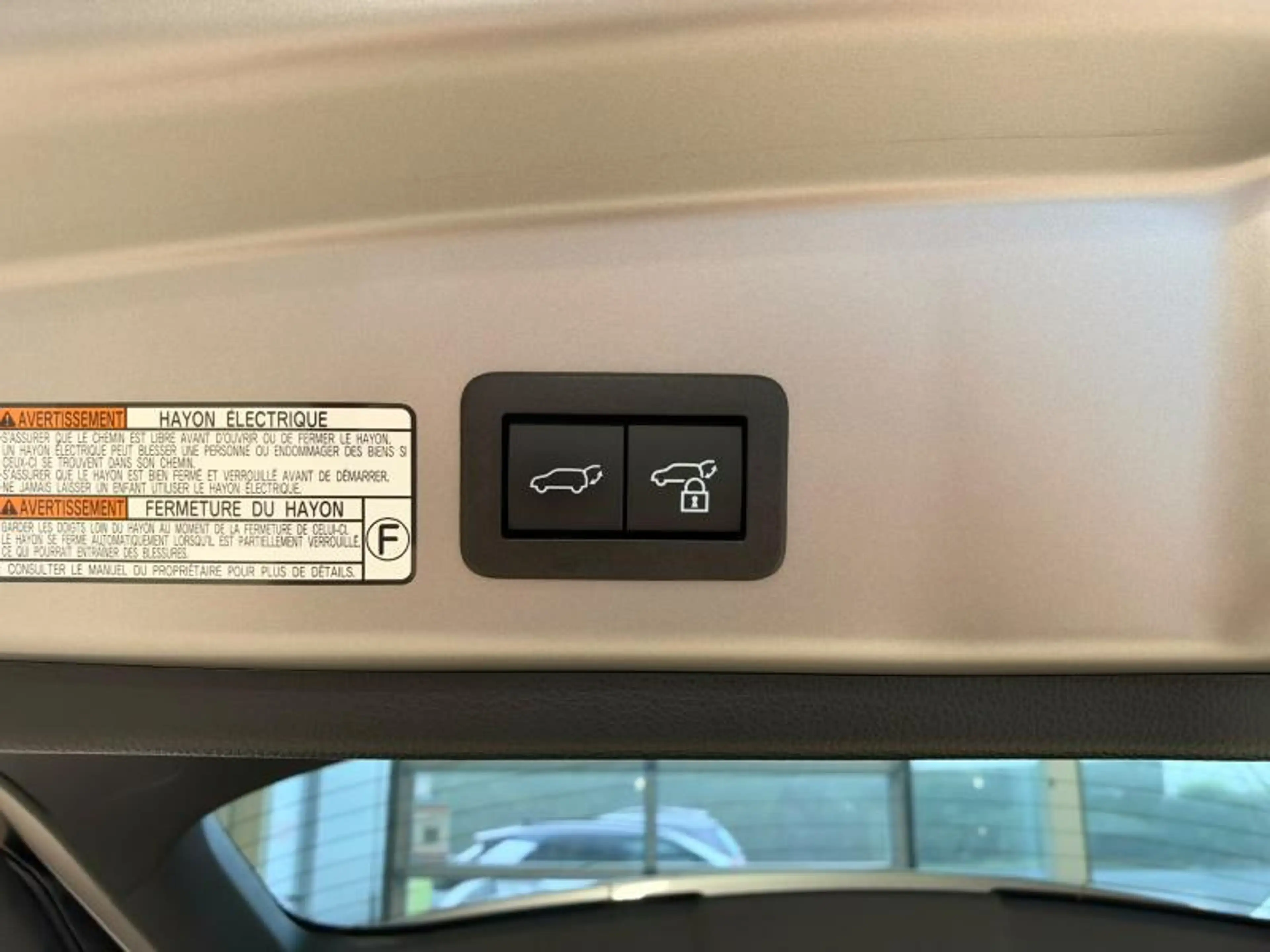 Toyota Corolla Cross 2.0 HYB - PREMIUM + PANO — photo 8