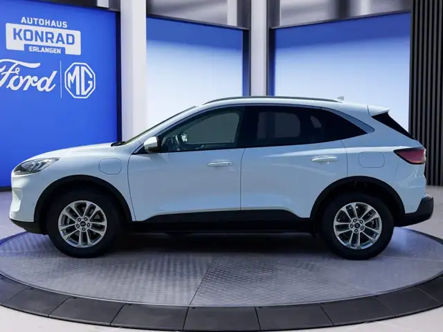 Ford Kuga view 3