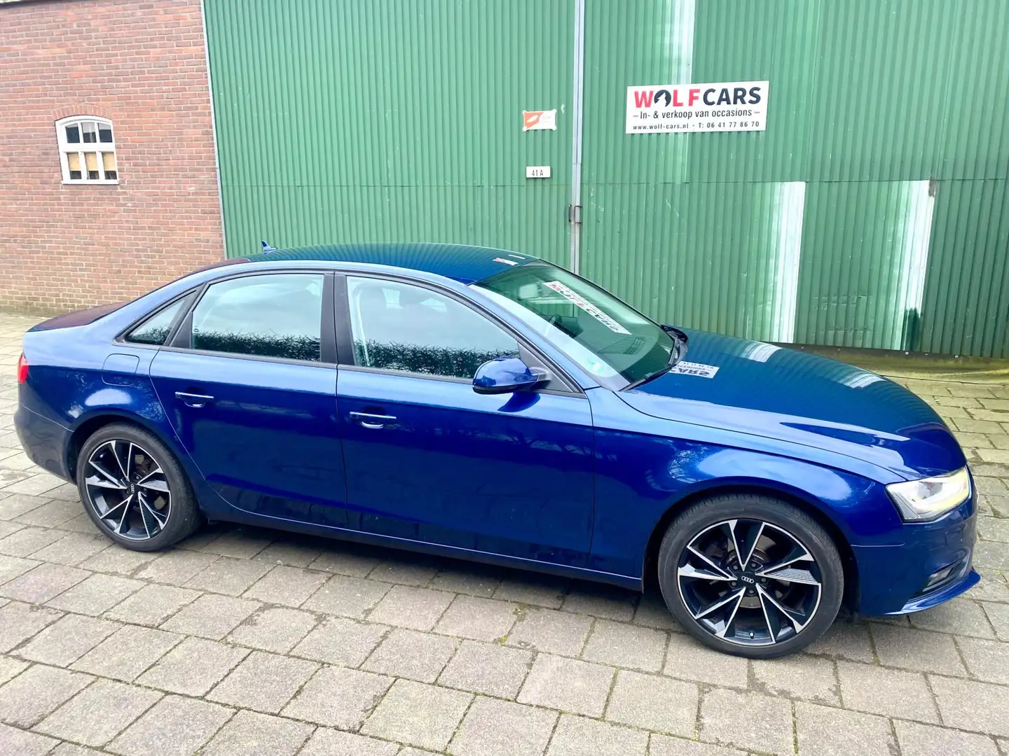 Audi A4 Limousine 1.8 TFSI Pro Line | Automaat | Navigatie Blauw - 2