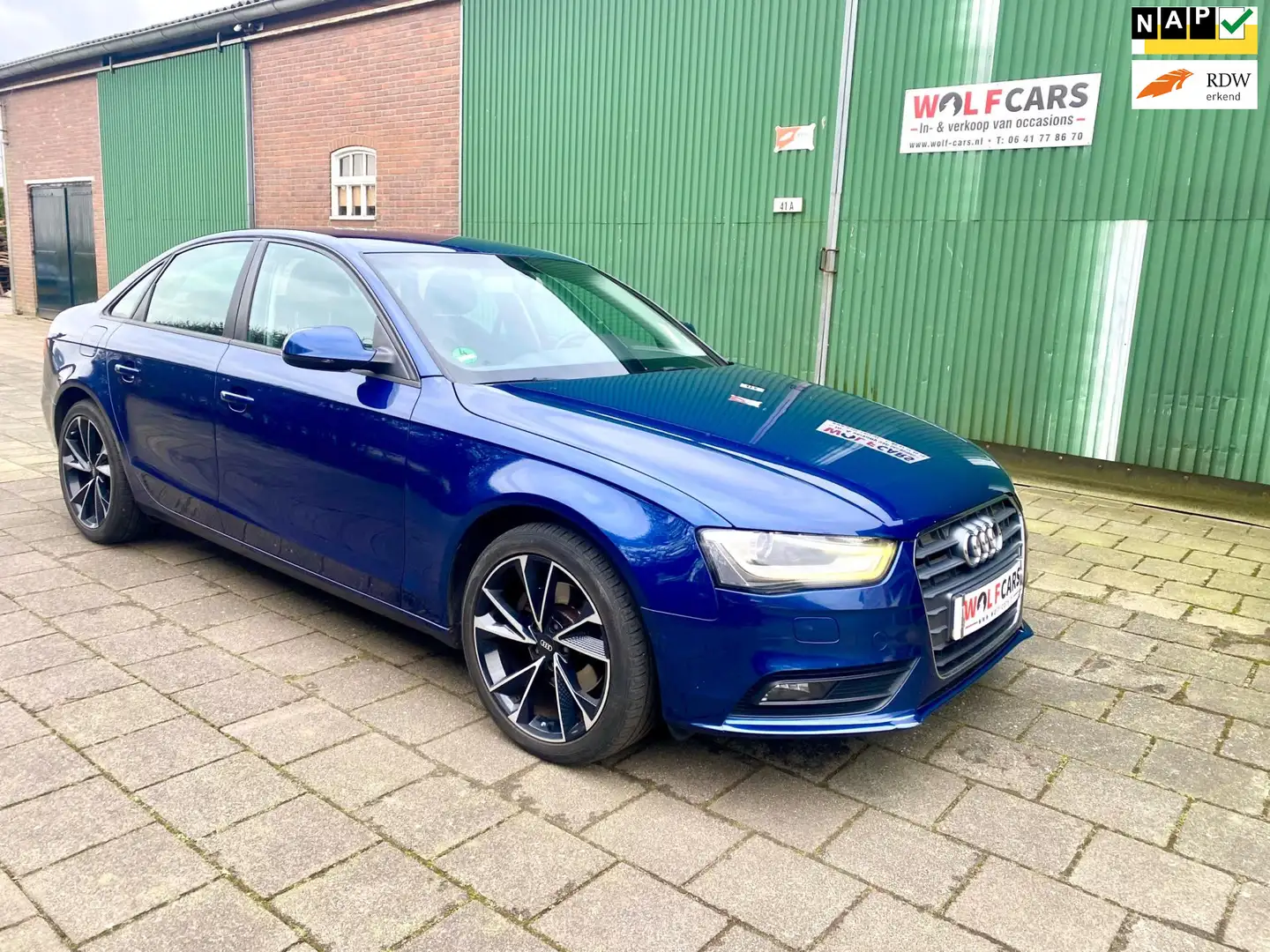 Audi A4 Limousine 1.8 TFSI Pro Line | Automaat | Navigatie Blauw - 1