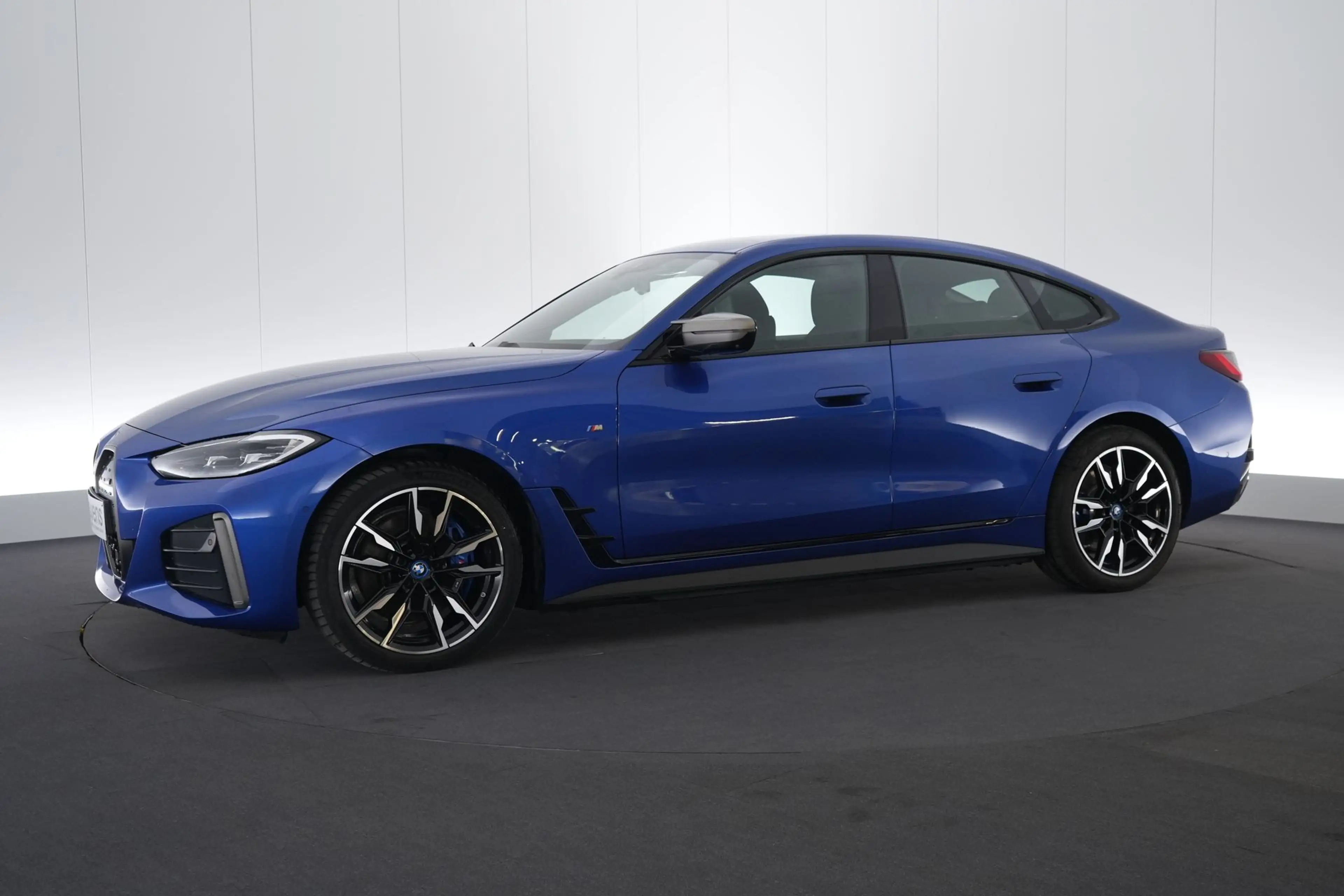 BMW i4 M50 Business LEDER/ALCANTARA LED GPS PDC 360°CAM H — photo 2
