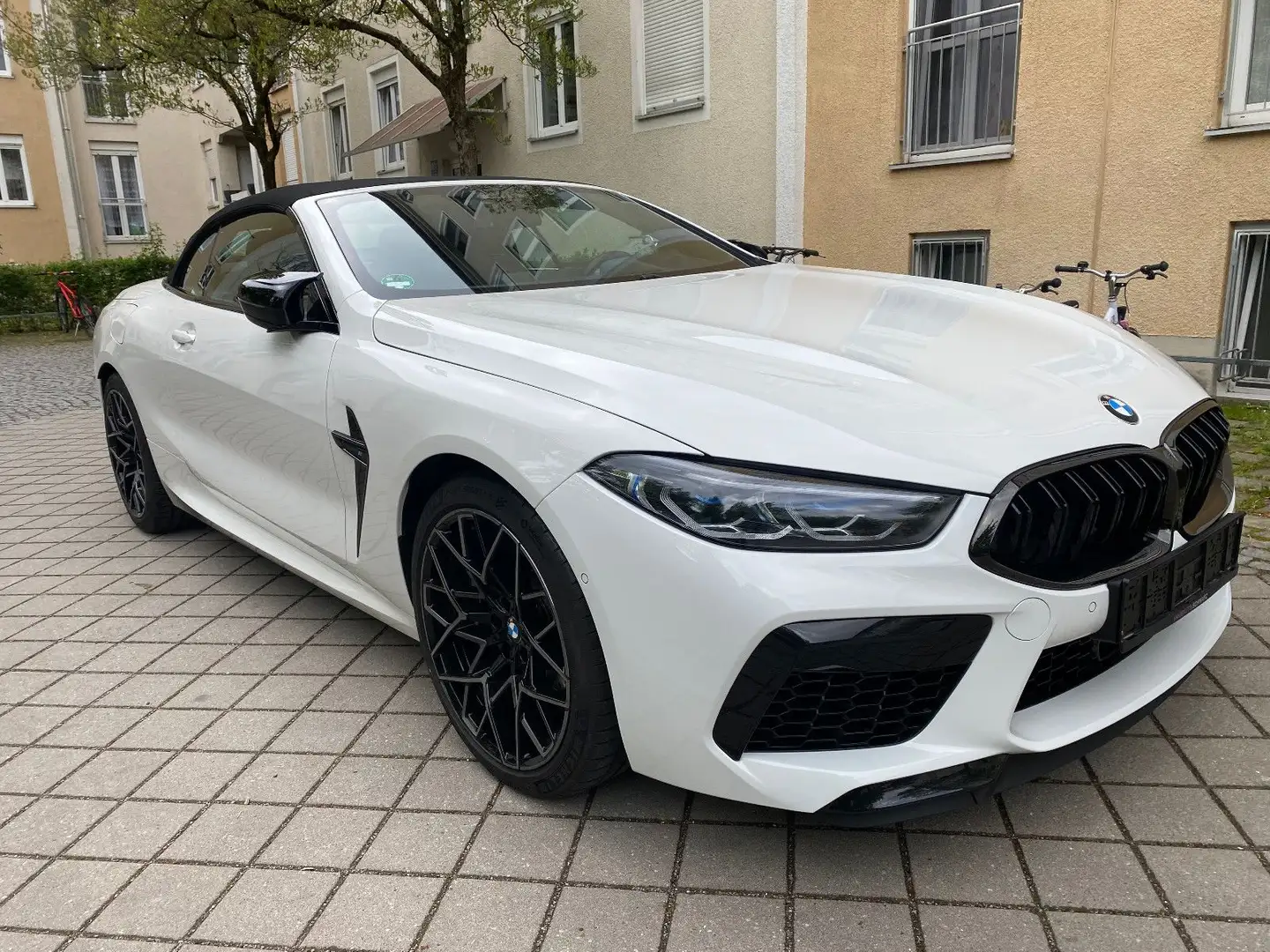 BMW M8 Cabrio Competition Wit - 2