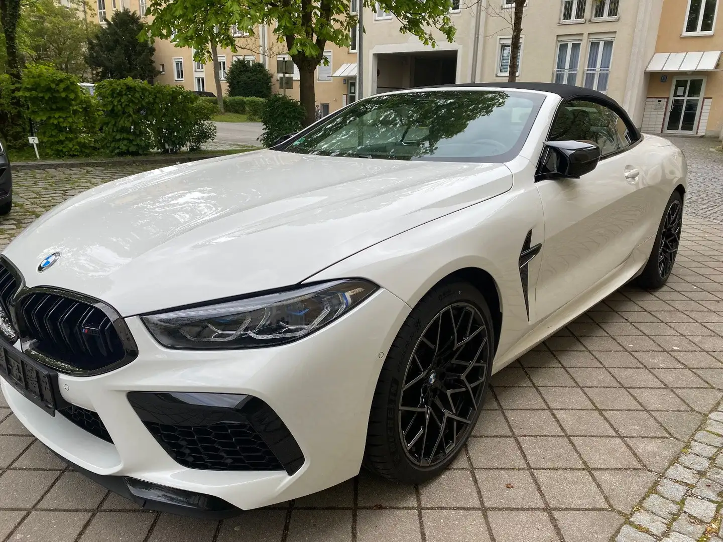 BMW M8 Cabrio Competition Wit - 1