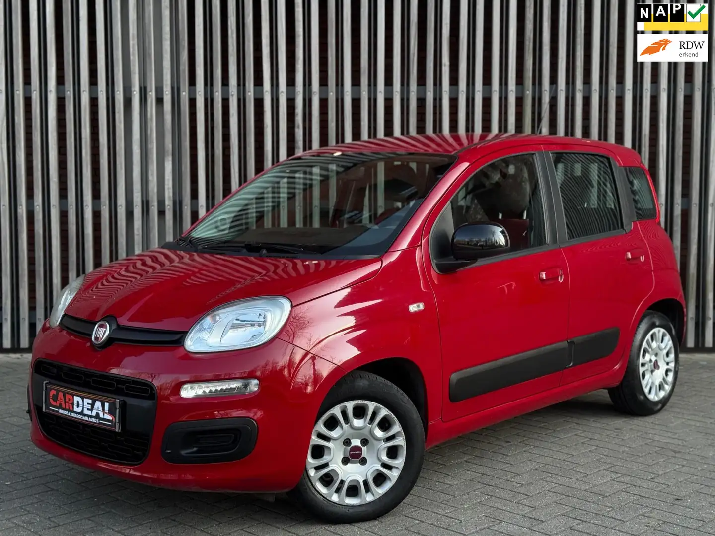 Fiat Panda 0.9 TwinAir Edizione Cool 2015 AIRCO|ELEKTR|APK Rood - 1