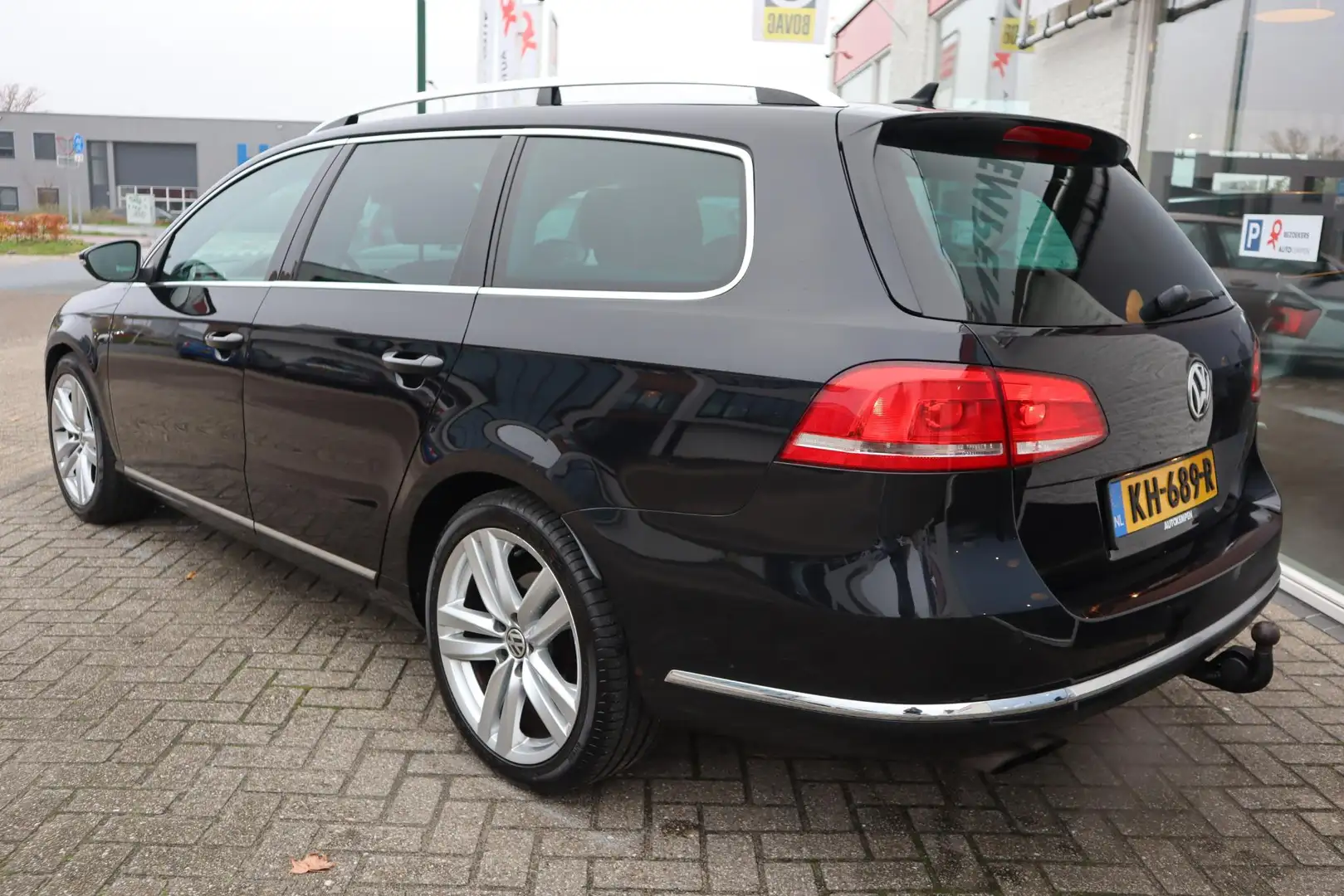 Volkswagen Passat Variant 2.0 TSI HIGHLINE LEER|APPLE|TREKHAAK Zwart - 2