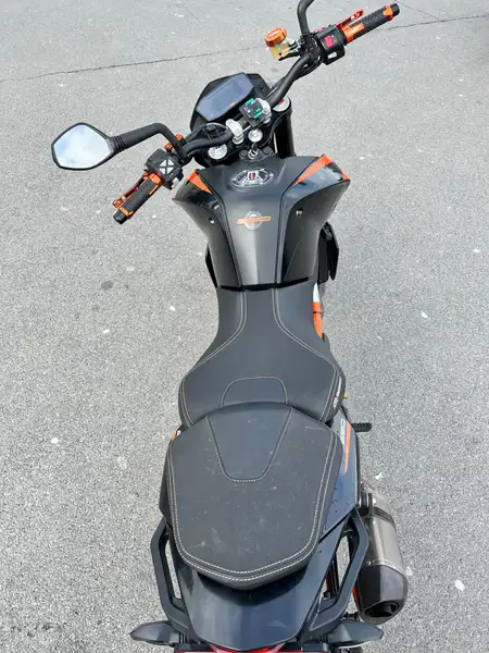 KTM 690 Duke - foto 5