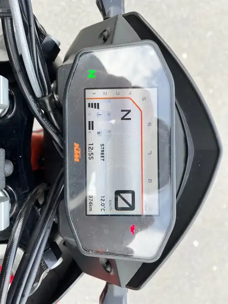 KTM 690 Duke - foto 3