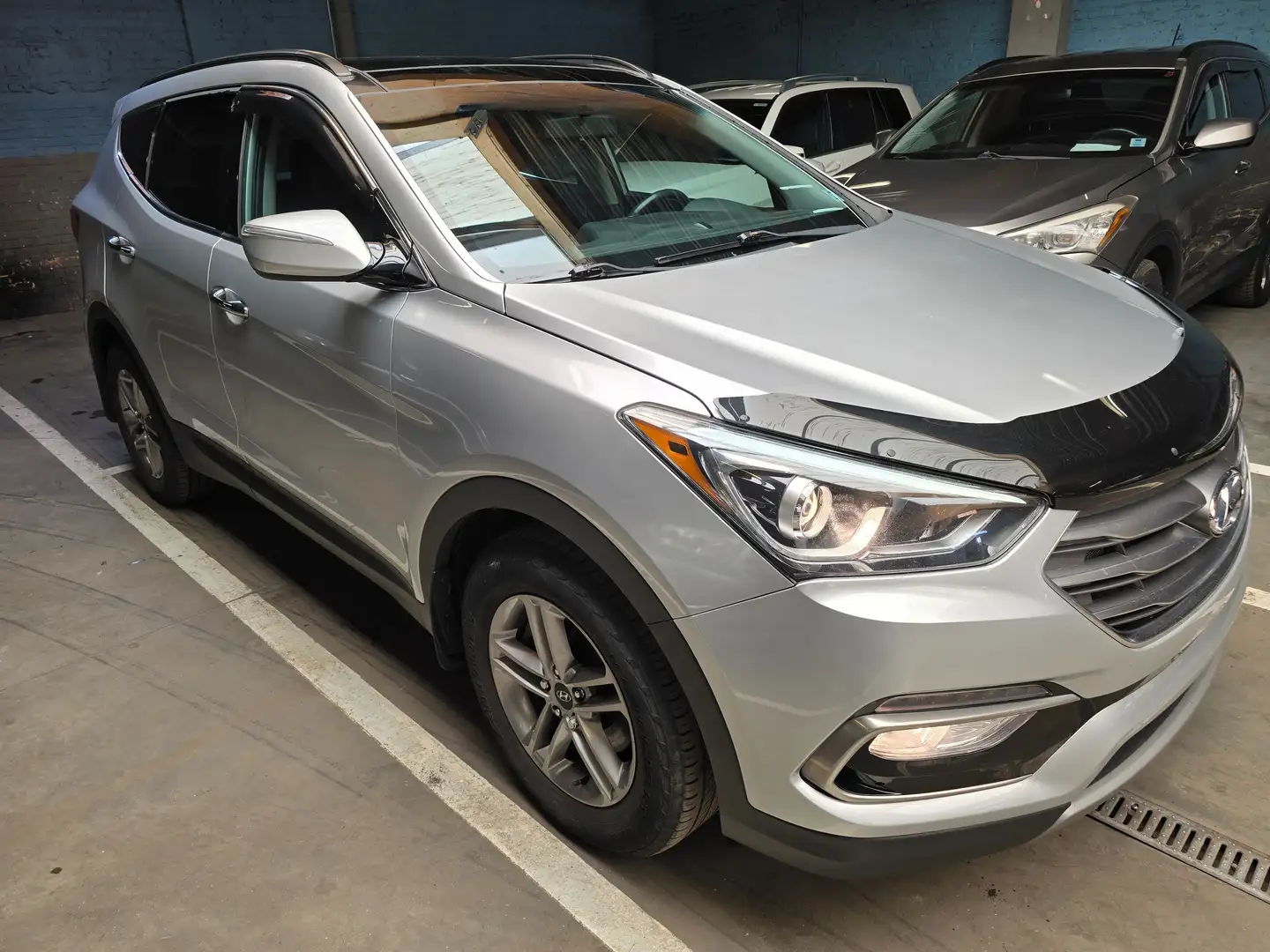 Hyundai SANTA FE 2.0 4WD . Export Out Of Europe Silber - 1