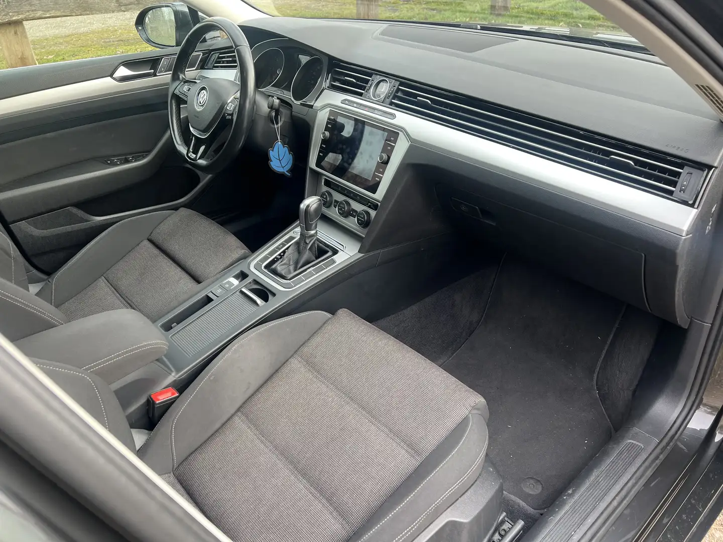 Volkswagen Passat Variant SW 2.0 TDI 150 BMT DSG7 Confortline Business - 2