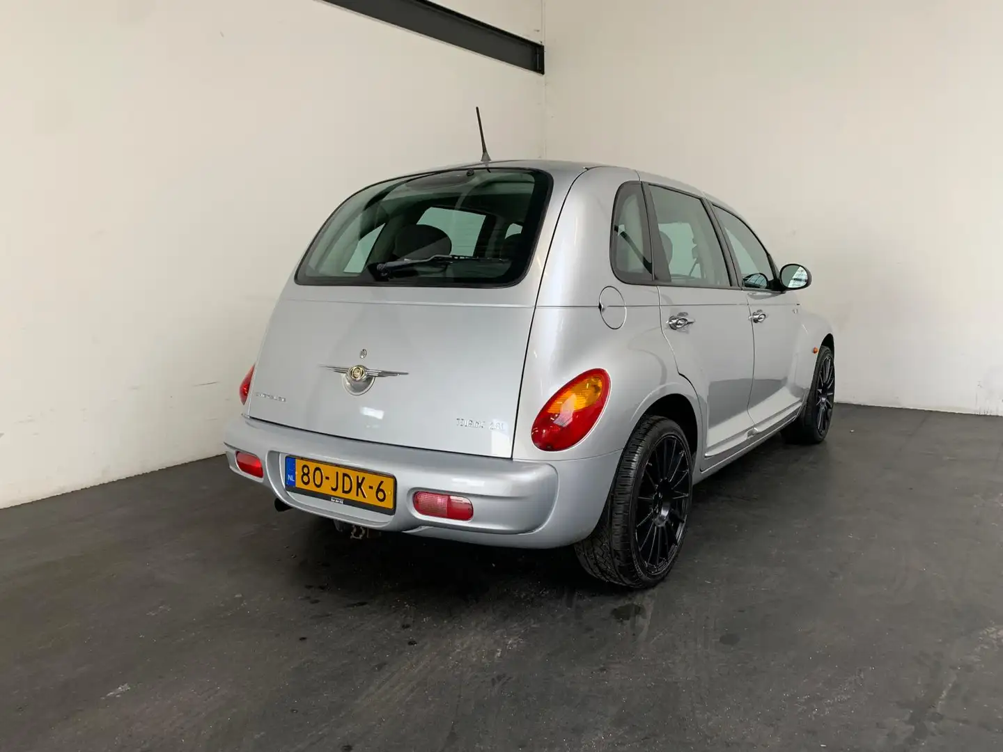 Chrysler PT Cruiser 2.4i Classic Automaat. APK 09-2026! Grijs - 2