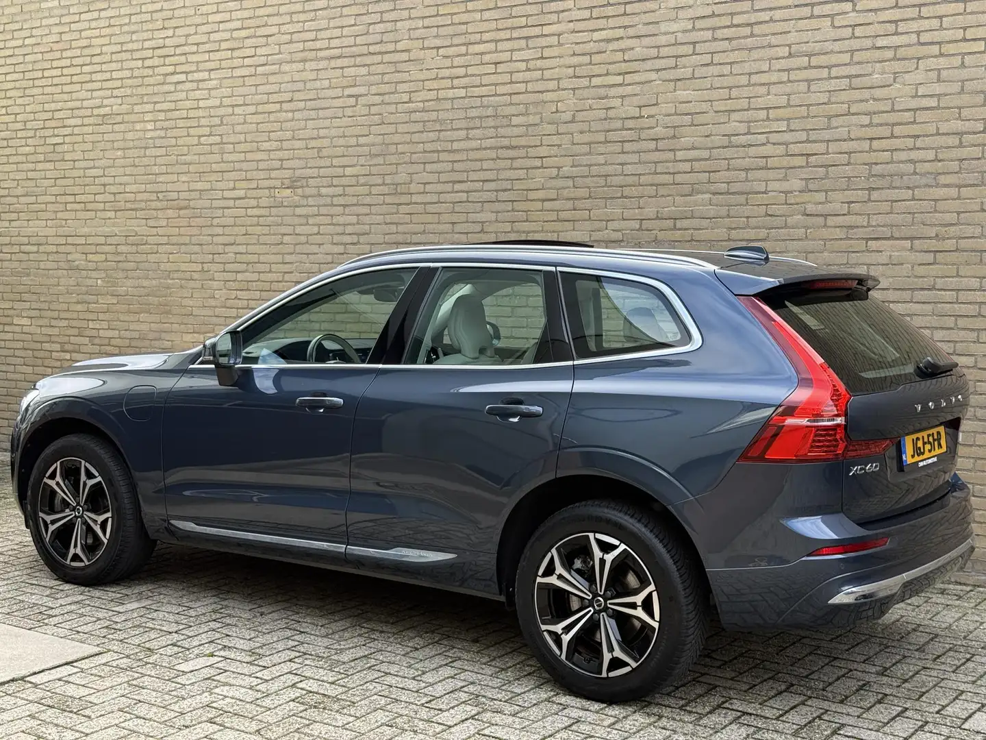 Volvo XC60 2.0 T6 340pk Plug-in hybrid AWD Inscription | Pano Bleu - 2