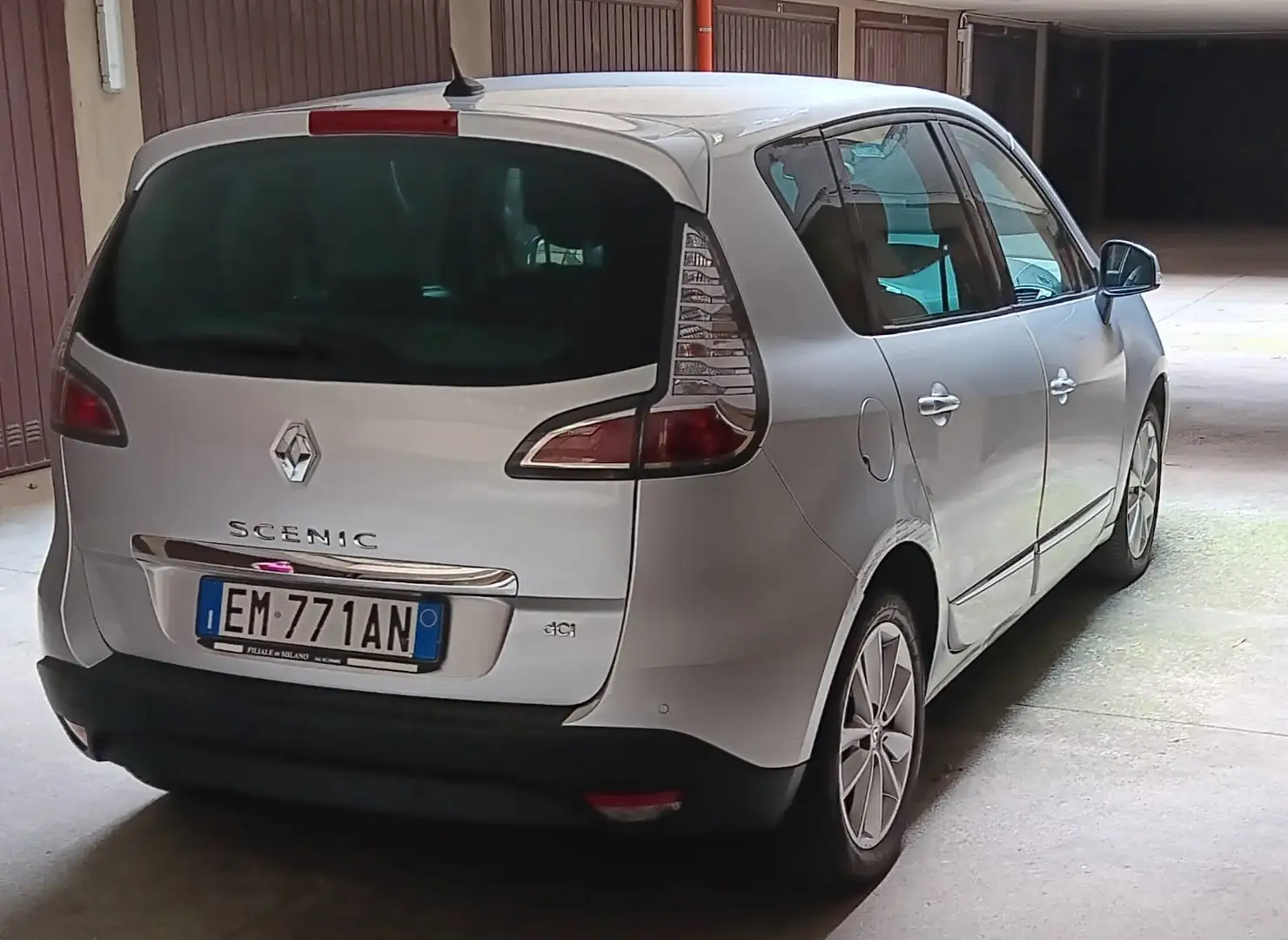 Renault Scenic - 1